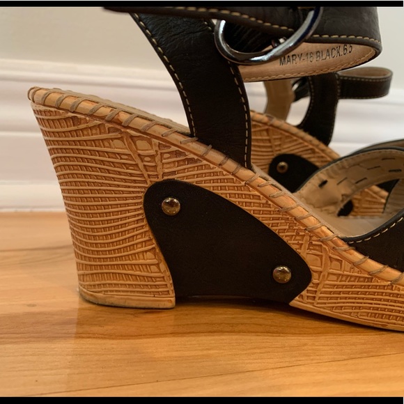 Via Pinky Collection Platform Heels - Picture 3 of 12